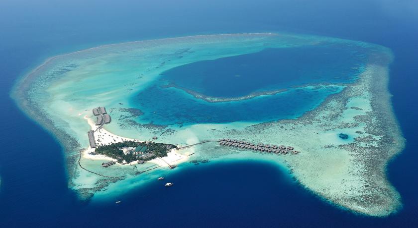 Constance Moofushi Maldives 3/12