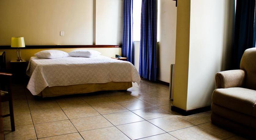 SIDER HOTEL-SCHOOL 4/6