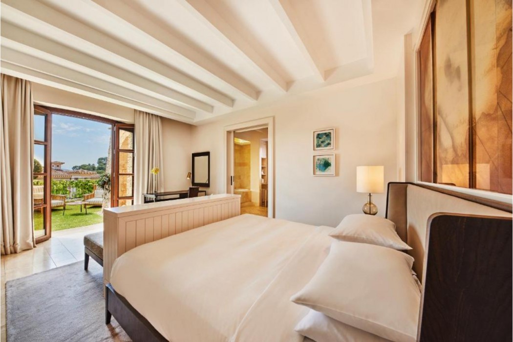 Cap Vermell Grand Hotel 7/25