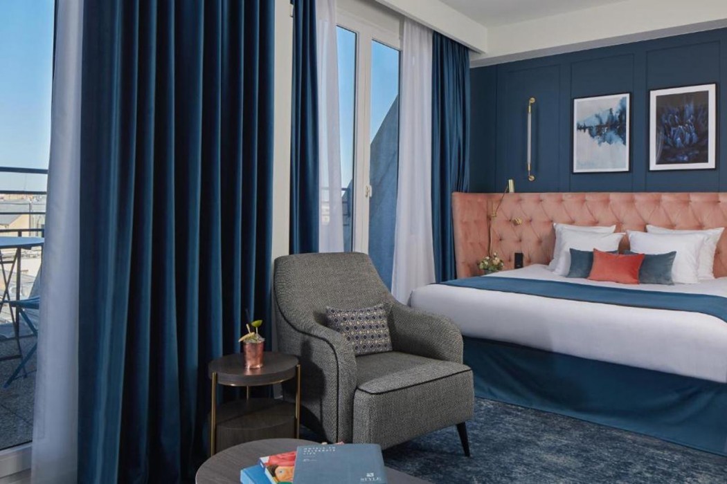 Pley Hotel 12/70