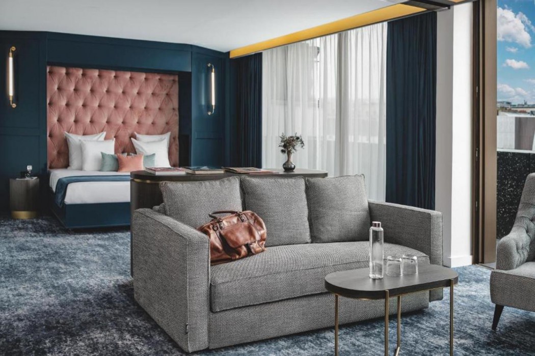 Pley Hotel 22/70