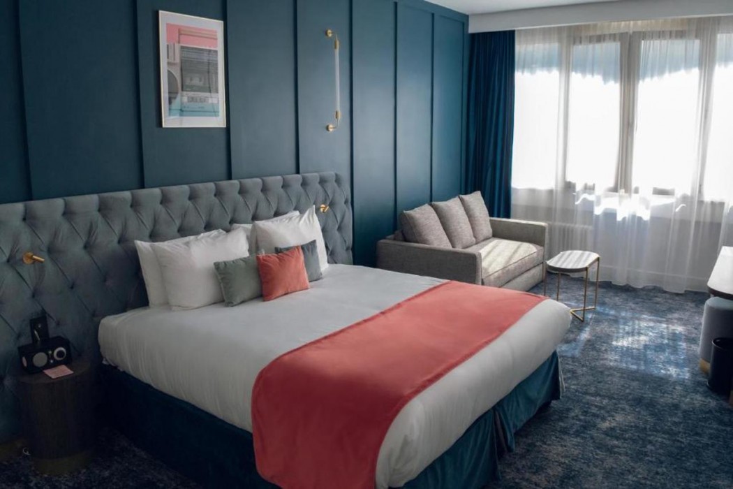 Pley Hotel 15/70