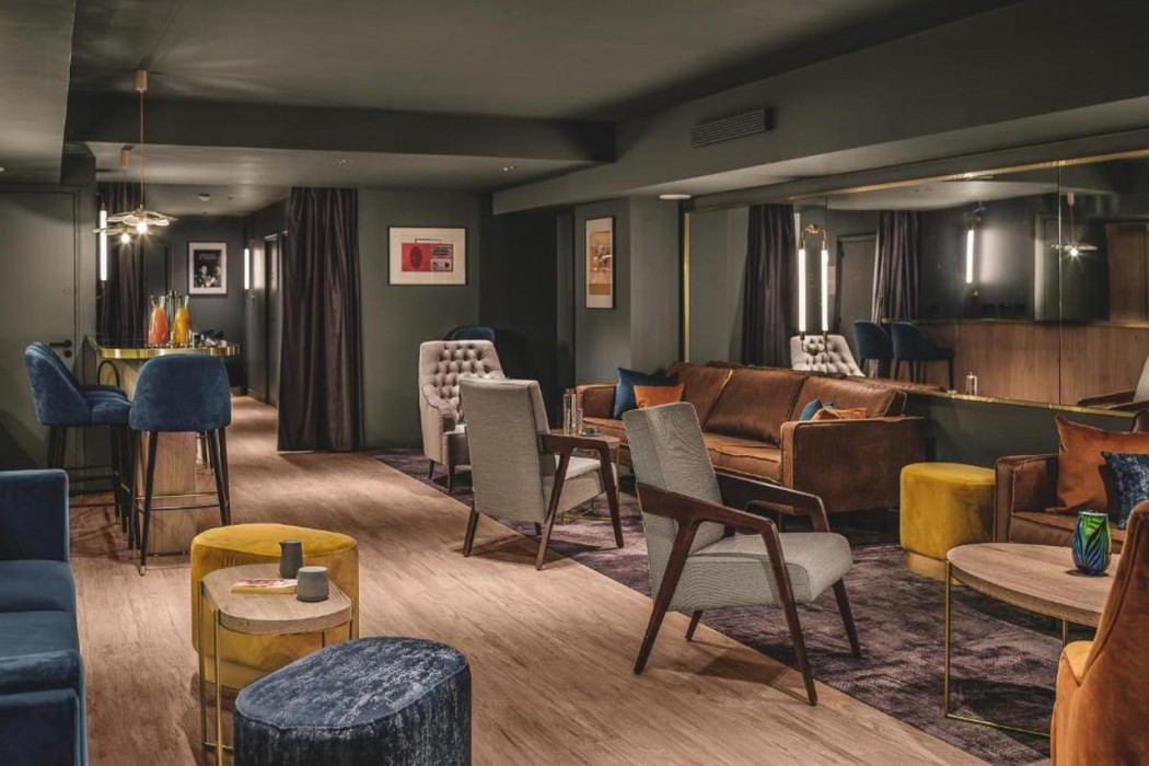 Pley Hotel 38/70