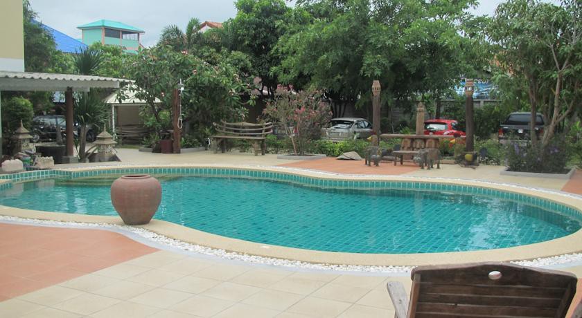 Baan Klang Noen 11/49