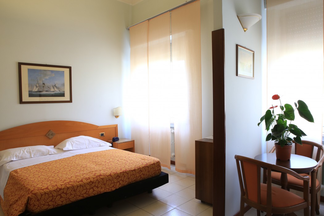 Hotel Calabresi 16/48