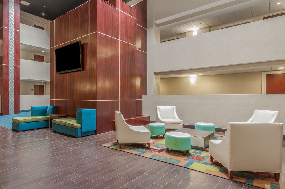 HOLIDAY INN HOTEL AND SUITES OKLAHOMA CITY NORTH photo2
