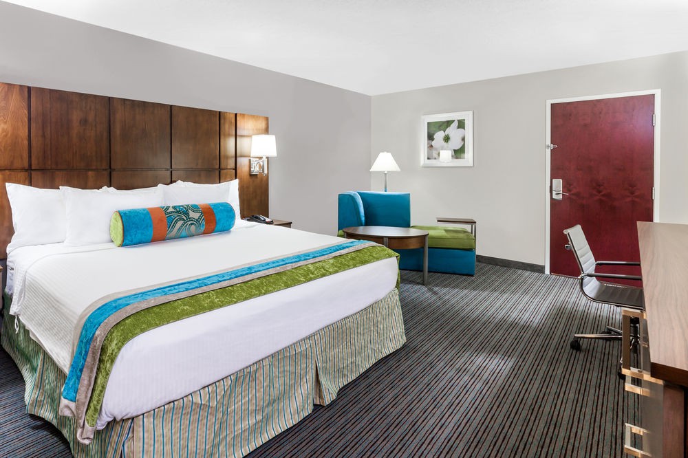 HOLIDAY INN HOTEL AND SUITES OKLAHOMA CITY NORTH photo4