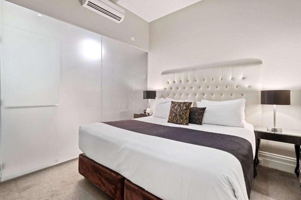 Room at Quality Inn The George Hotel Ballarat, BALLARAT