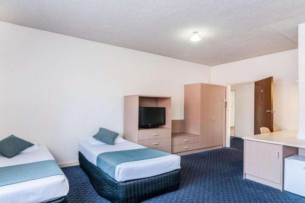 Comfort Inn Regal Park 8/25