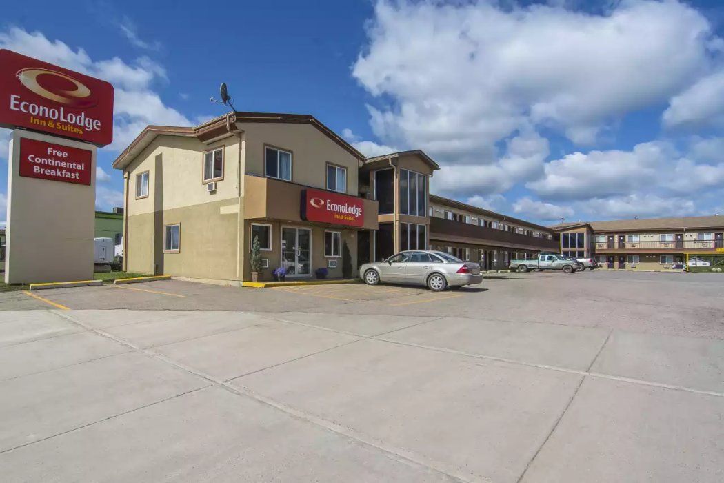 Econo Lodge Inn & Suites High Level, AB 2/29