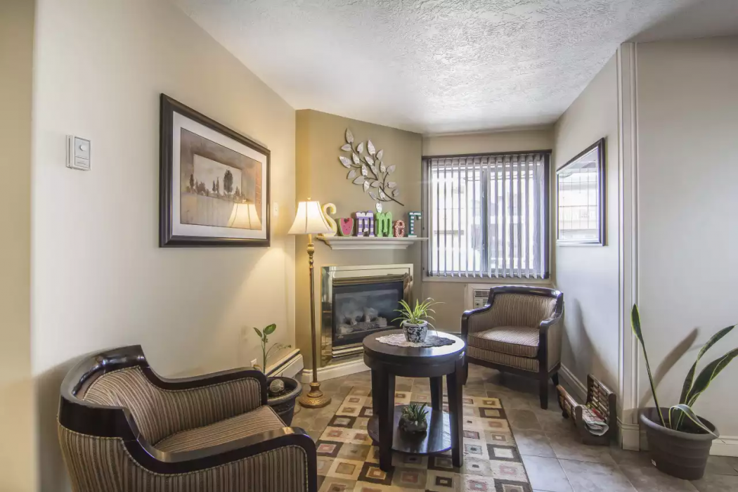 Econo Lodge Inn & Suites High Level, AB 15/29
