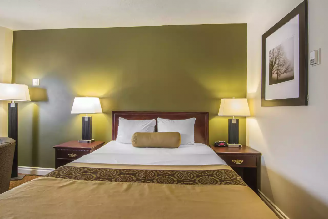 Econo Lodge Inn & Suites High Level, AB 9/29