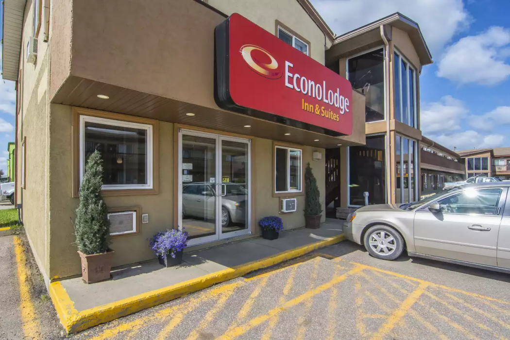 Econo Lodge Inn & Suites High Level, AB 1/29