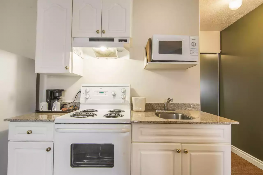 Econo Lodge Inn & Suites High Level, AB 13/29