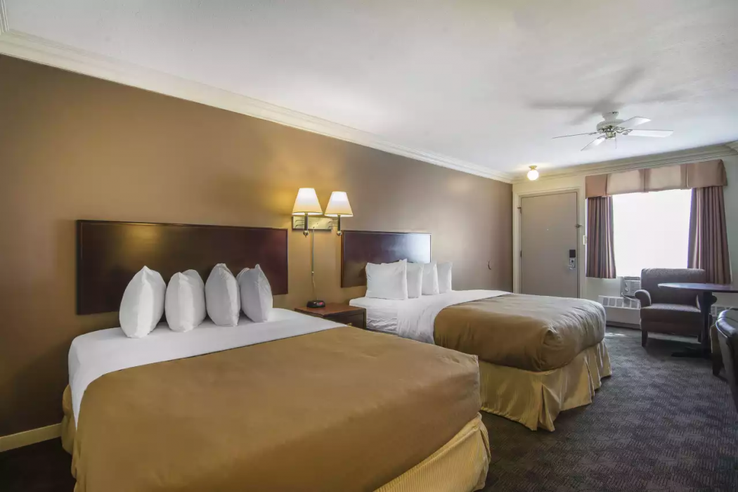 Quality Inn & Suites High Level, AB 8/16