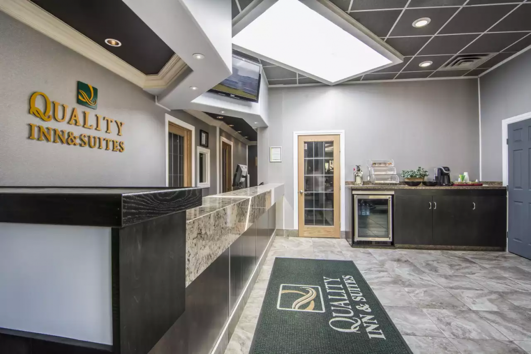 Quality Inn & Suites High Level, AB 3/16