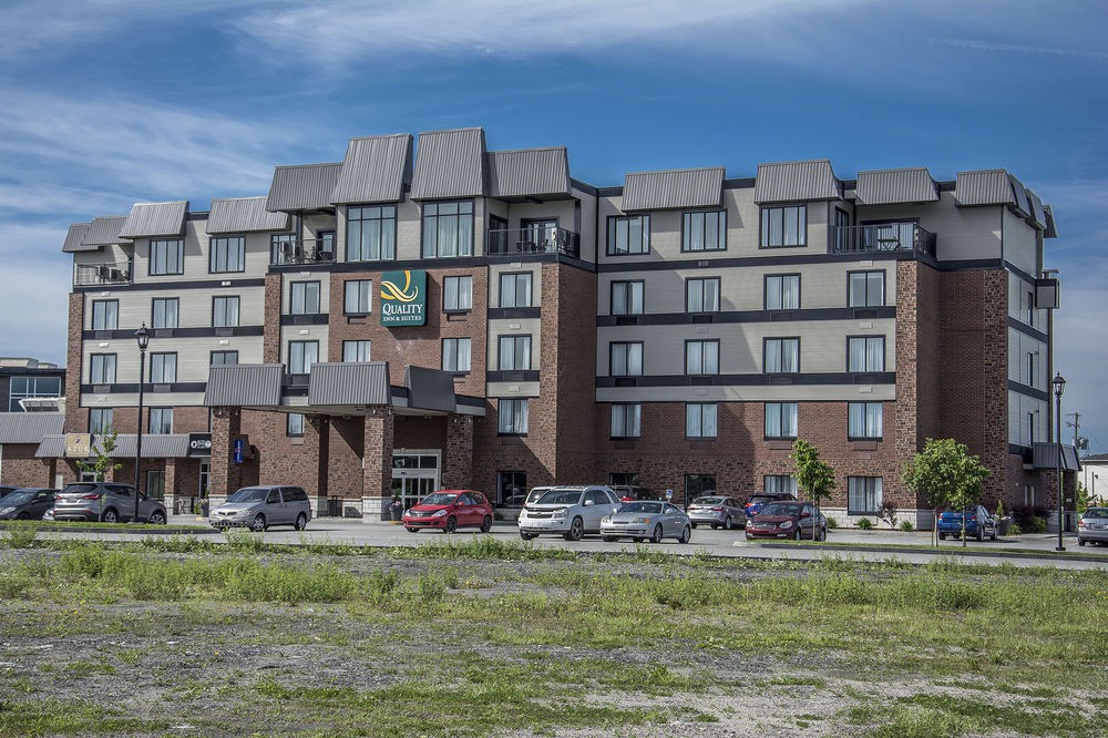 Quality Inn & Suites Victoriaville 1/33