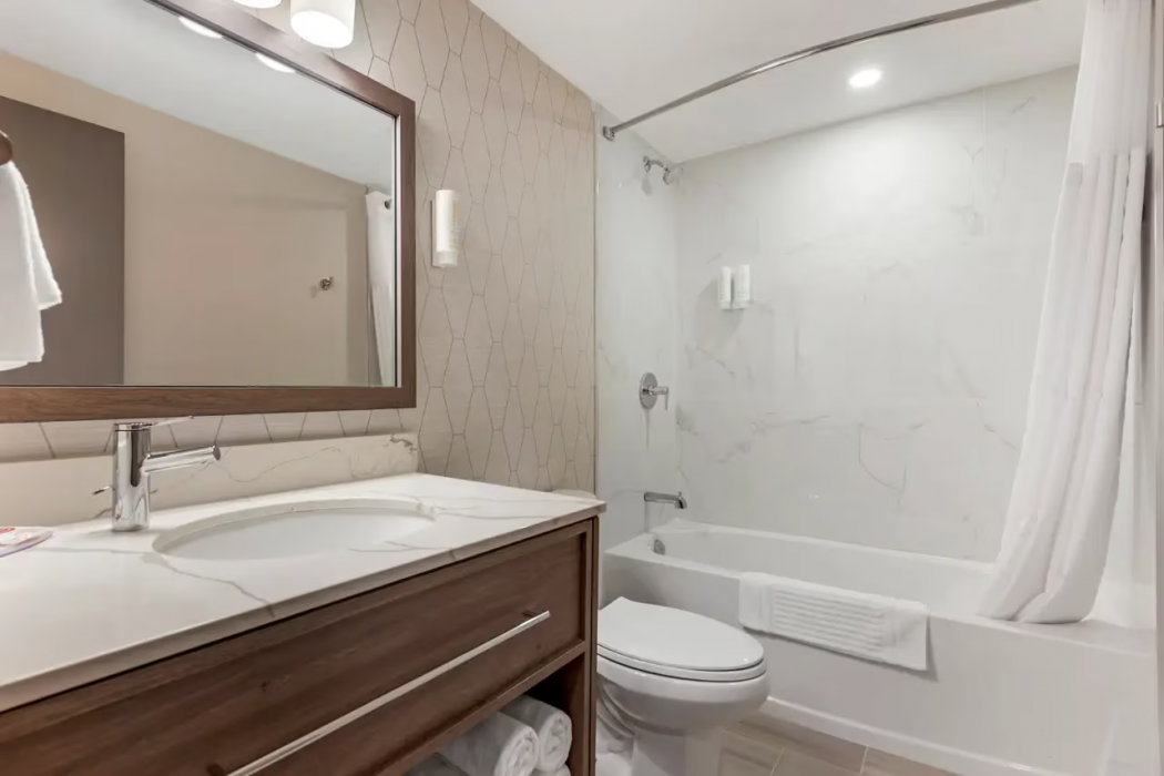 Comfort Inn Bracebridge, ON 13/24