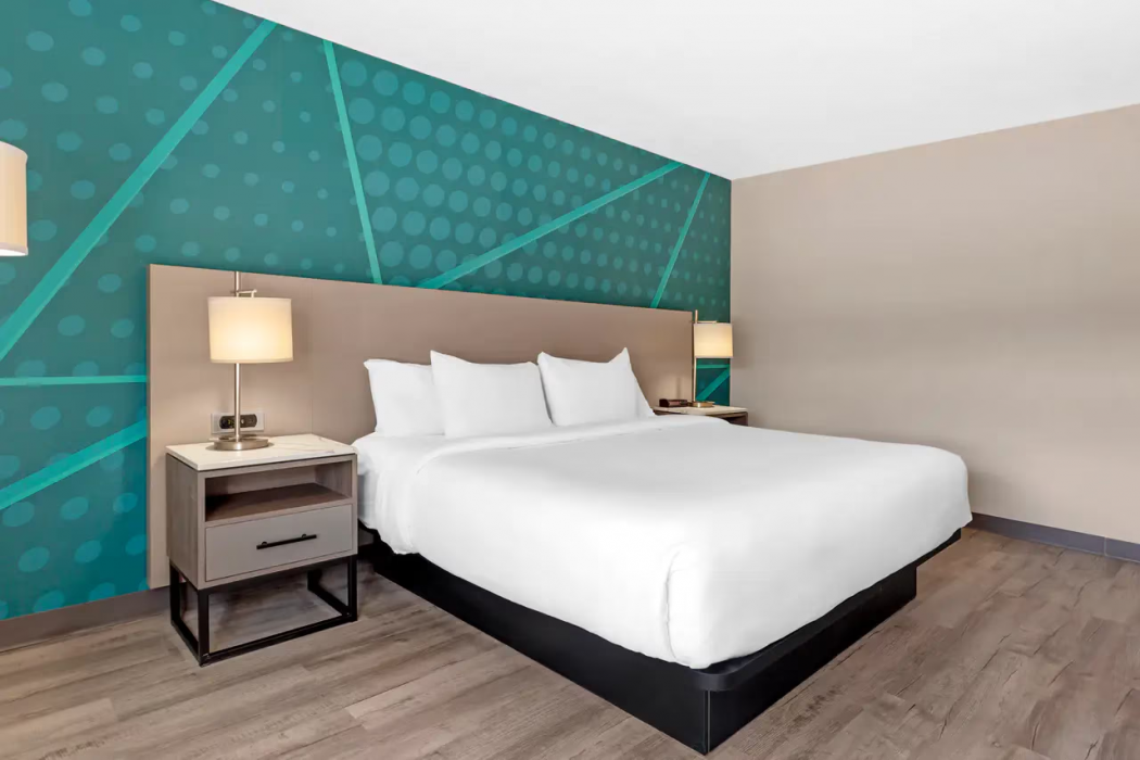 Comfort Inn Bracebridge, ON 9/24