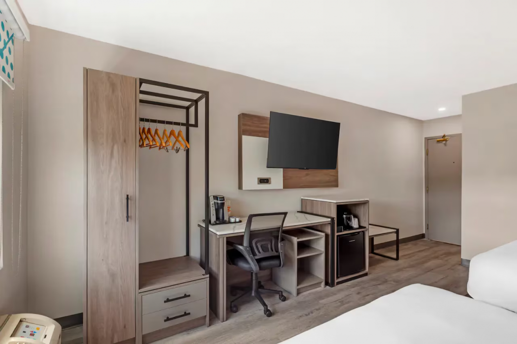 Comfort Inn Bracebridge, ON 10/24