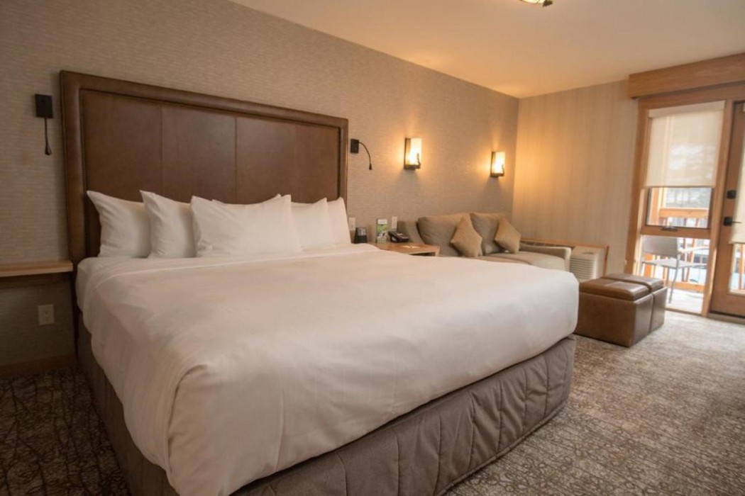 Moose Hotel And Suites 15/66