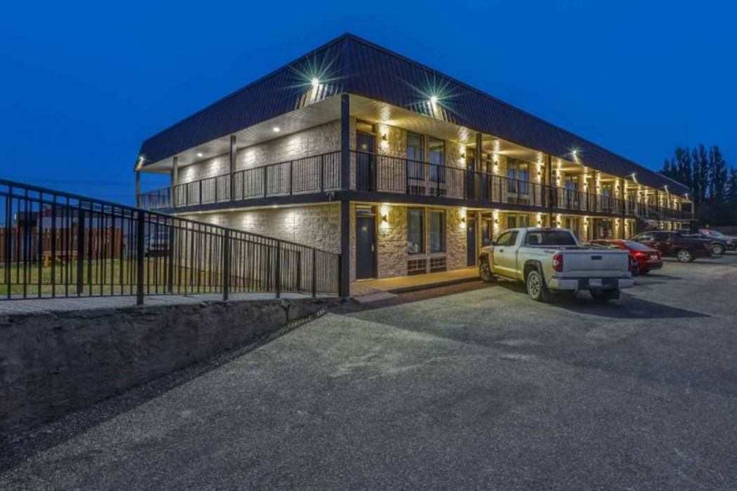 Motel6 Brooks, AB 8/43
