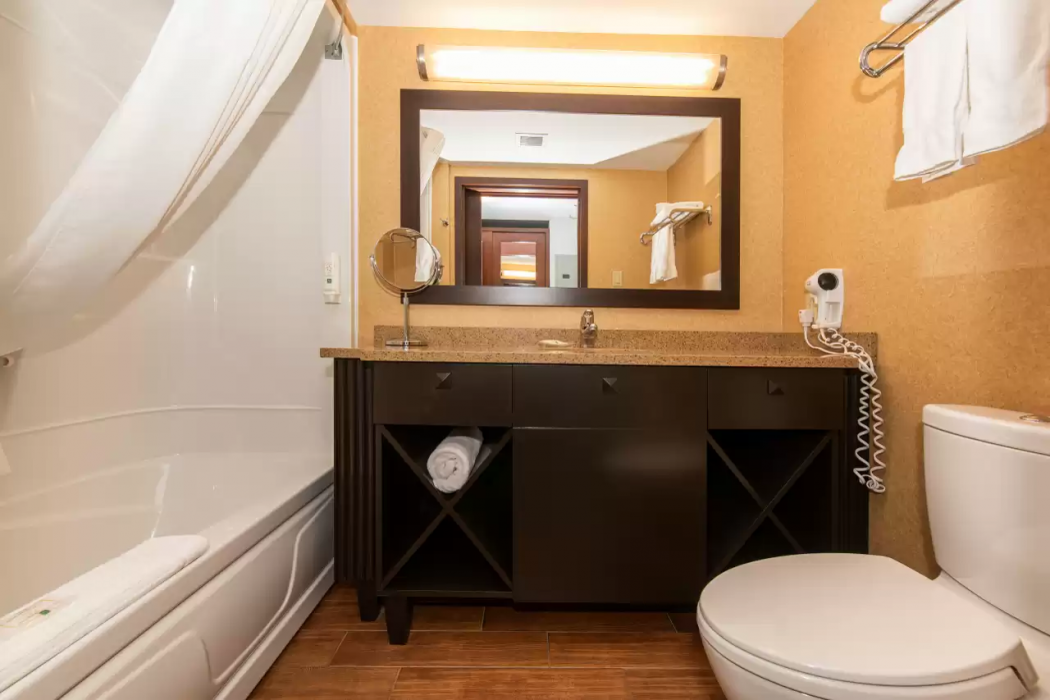 Quality Inn and Suites Val d Or, QC 6/15