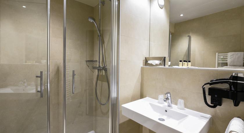 Hotel Vacances Bleues Royal Westminster Menton 36/54