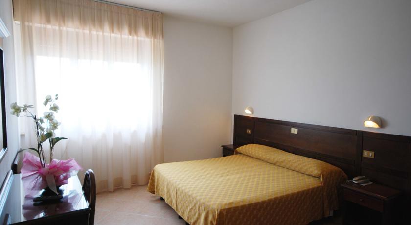 HOTEL ASTRA 4/6