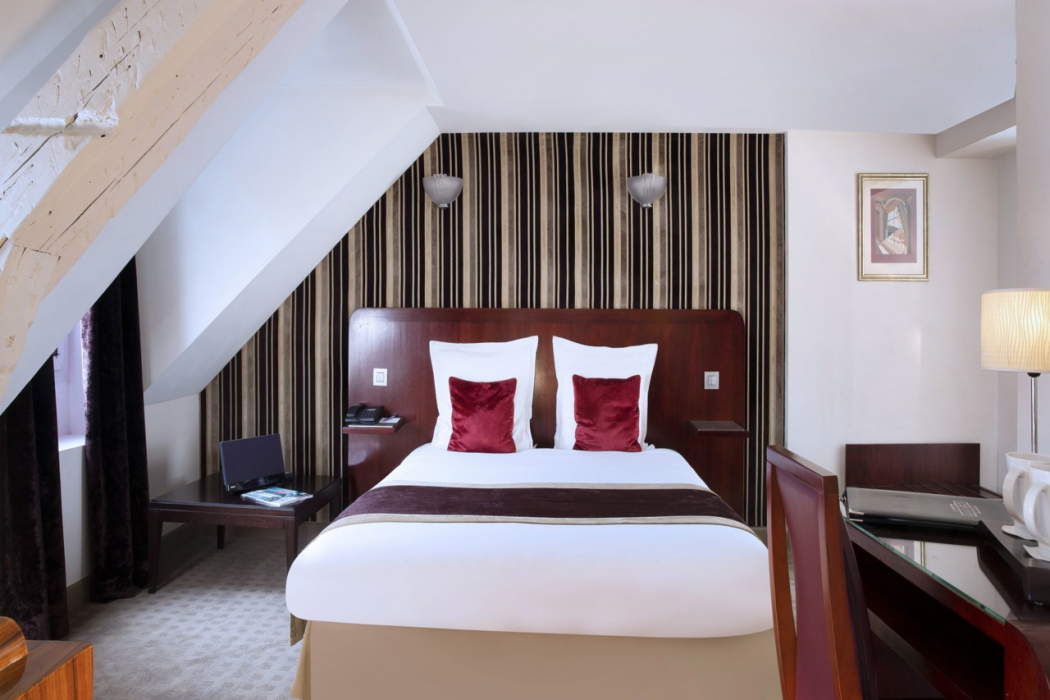 Room at Hotel Opera D antin, PARIS