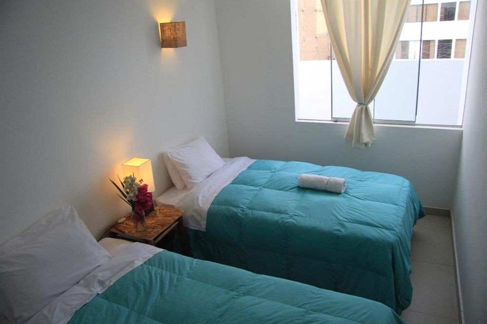 BAMBOO LODGE PARACAS 11/52