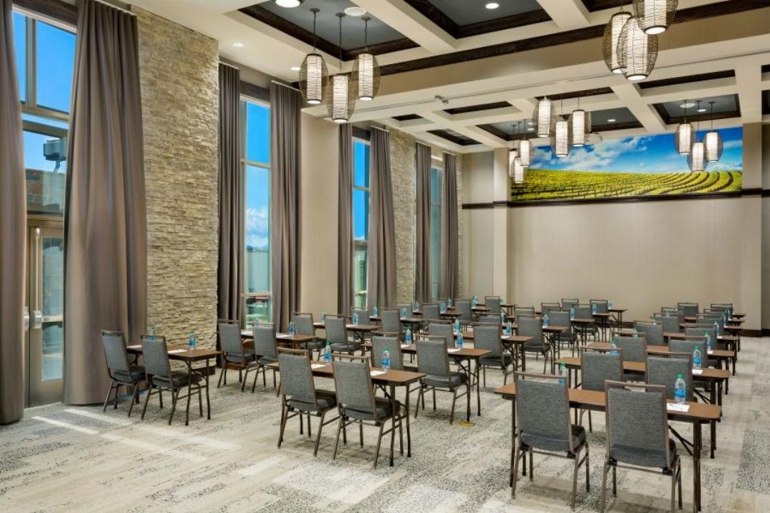 Hampton Inn & Suites Napa 23/64