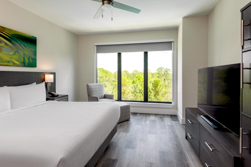 The Grove Resort and Water Park Orlando 7/40