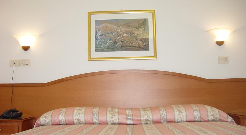 HOTEL ORCHID 18/57