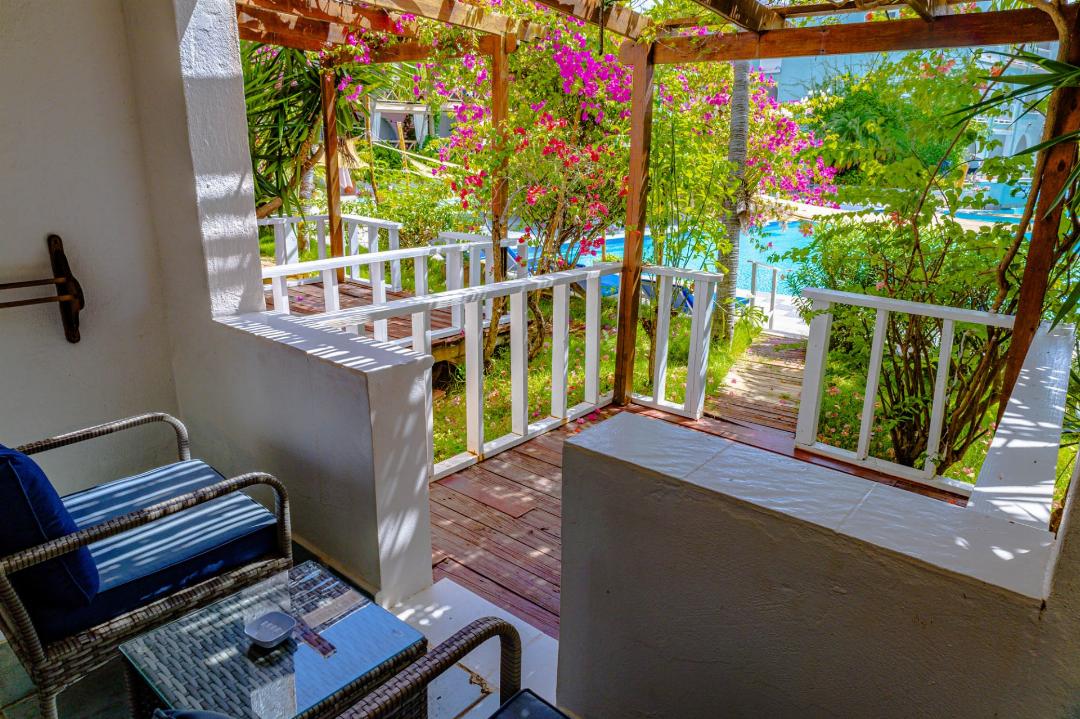 GARDEN VIEW ROOM