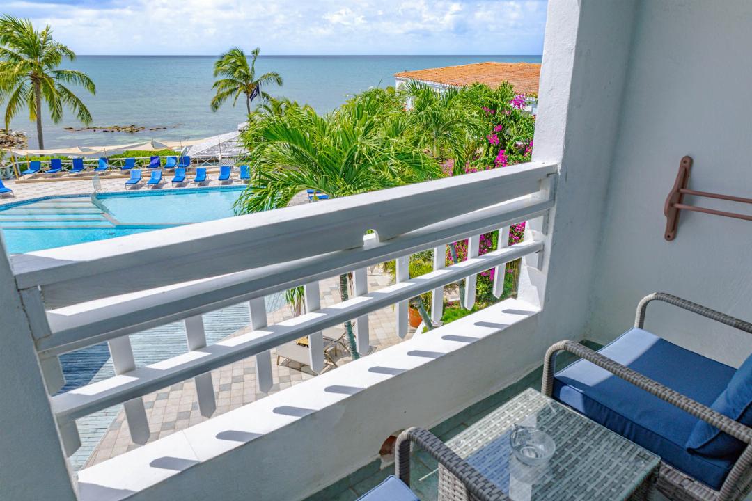 OCEAN FRONT ROOM