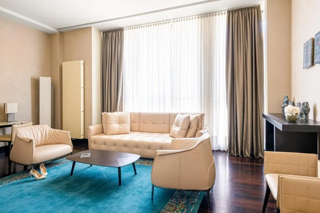 BERD'S Hotel 16/71