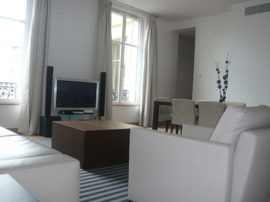 BRIDGESTREET DELUXE RESIDENCE APARTMENTS 18/18