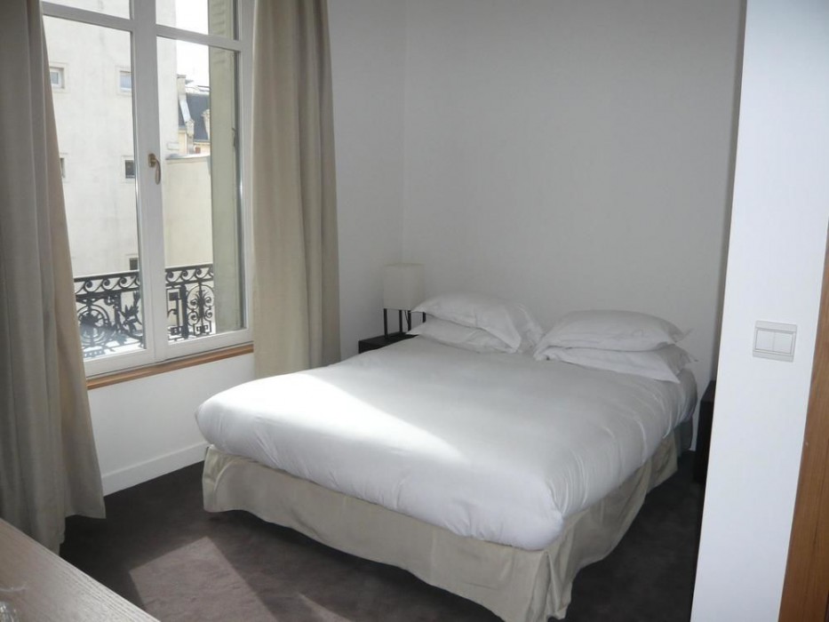 BRIDGESTREET DELUXE RESIDENCE APARTMENTS 9/18