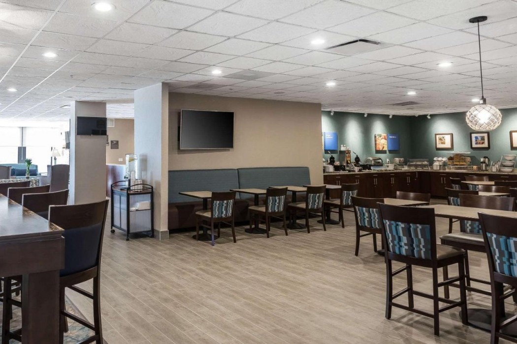 Comfort Inn Bay City-Riverfront 16/36