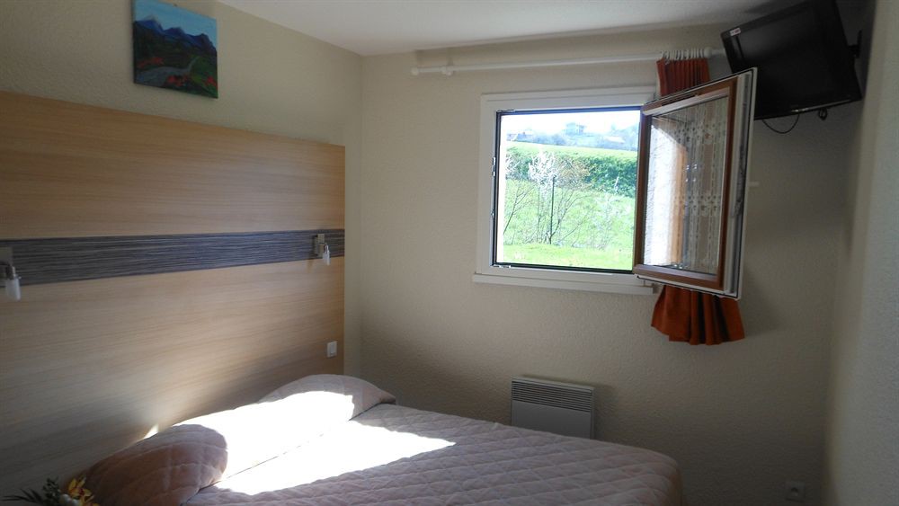 P'TIT DEJ-HOTEL ANNECY NORD 6/48