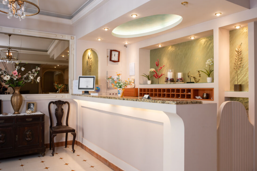 Sirena Beach Hotel 11/56