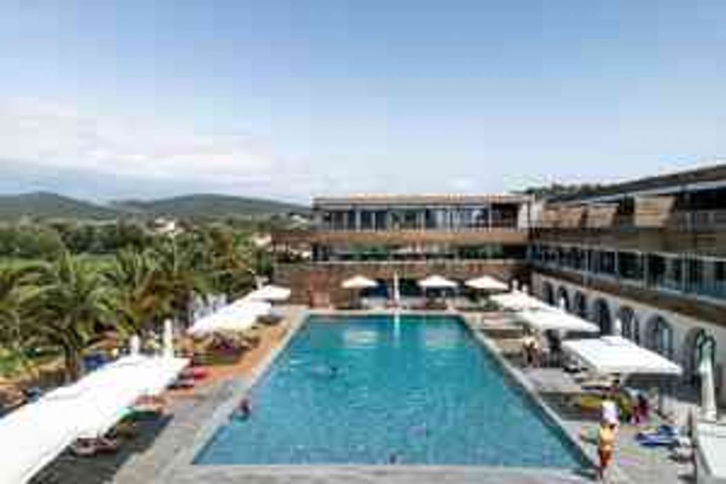 Blue Dolphin Hotel in Ormilia