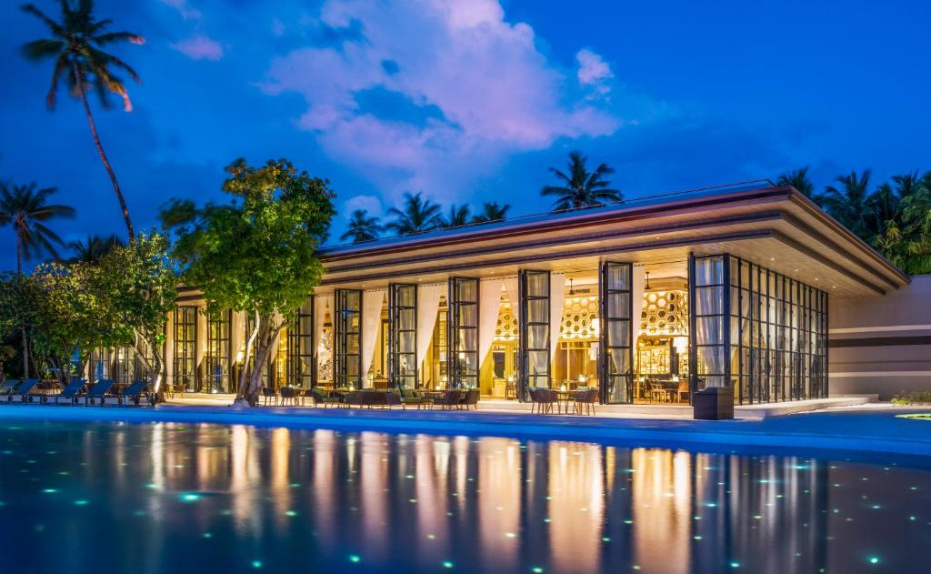 The St Regis Maldives Vommuli Resort 20/60