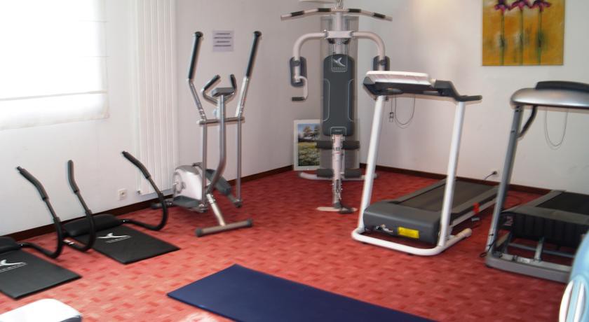 HOTEL AU RELAIS DES LILAS 11/24