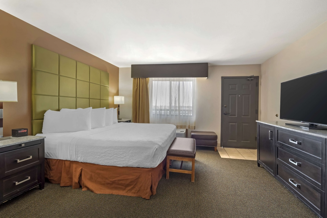 Best Western Plus Country Inn & Suites 12/35