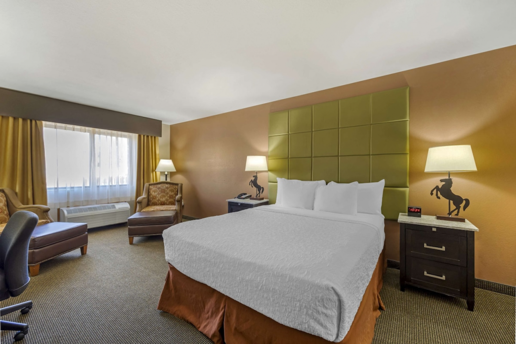 Best Western Plus Country Inn & Suites 9/35
