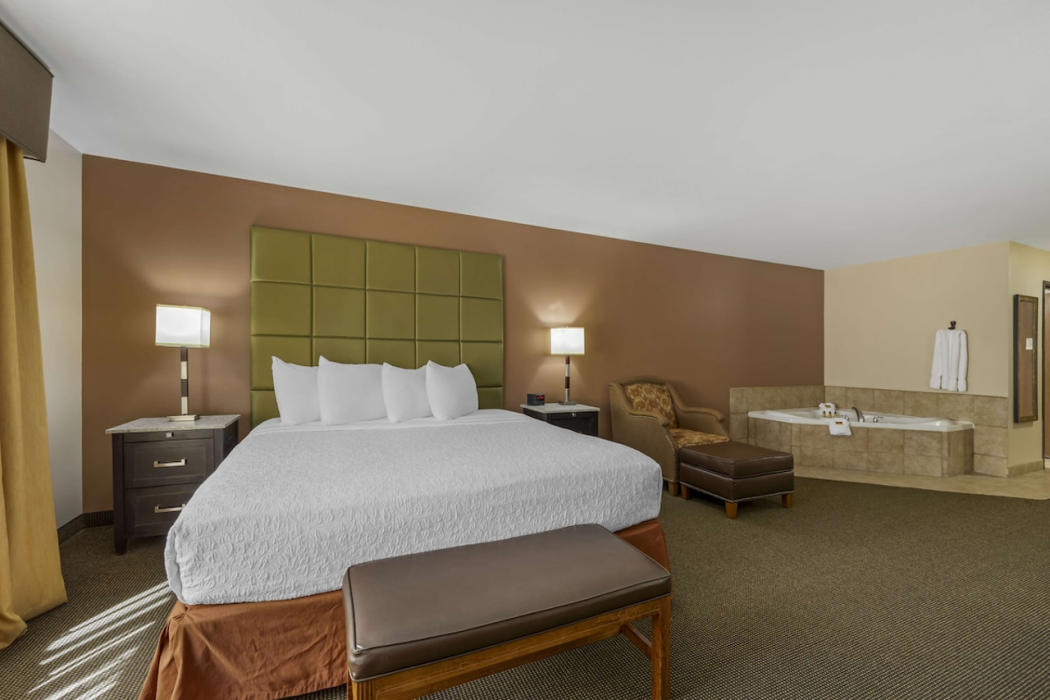 Best Western Plus Country Inn & Suites 6/35