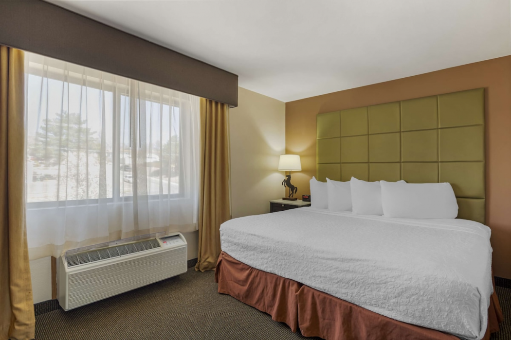 Best Western Plus Country Inn & Suites 7/35