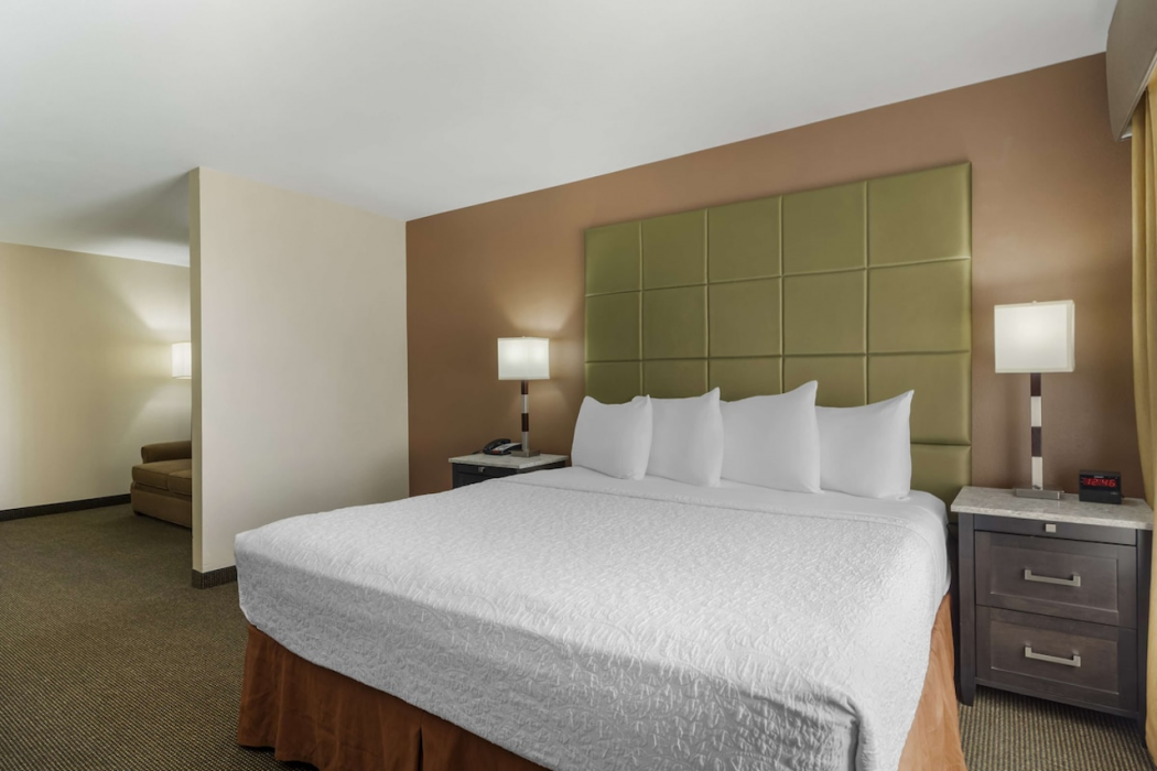 Best Western Plus Country Inn & Suites 5/35